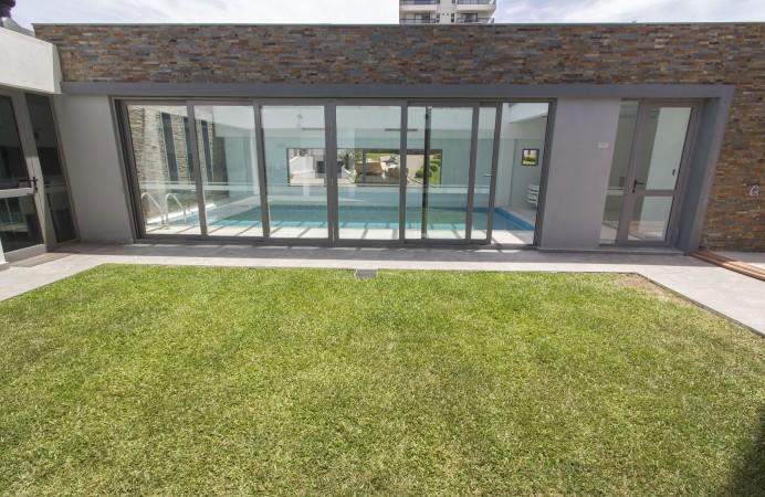 Apartamento Chronos 埃斯特角城 外观 照片